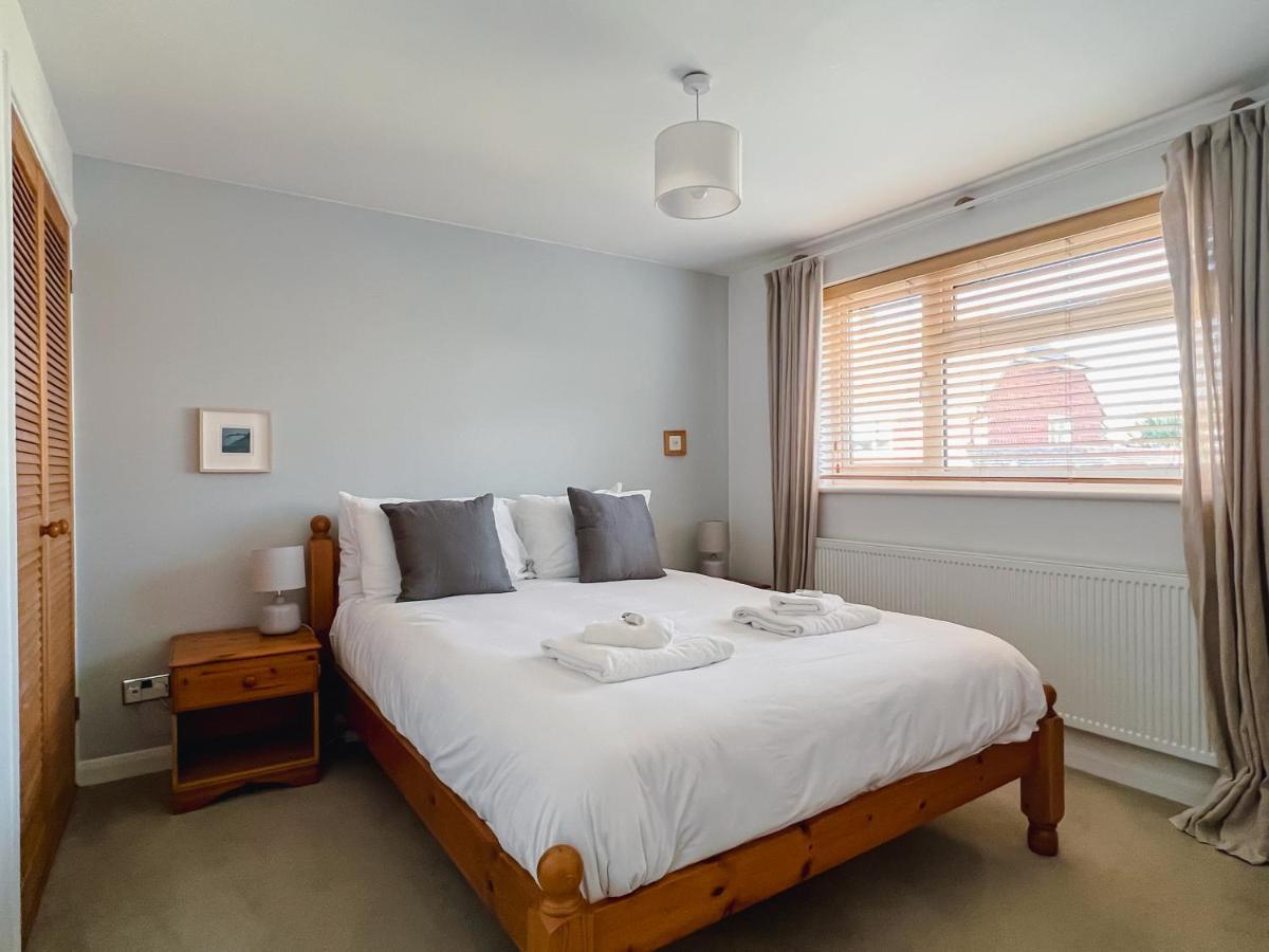 Vila Bright & Cosy - Jacuzzi - Log Burner - King Beds Tangmere Exteriér fotografie