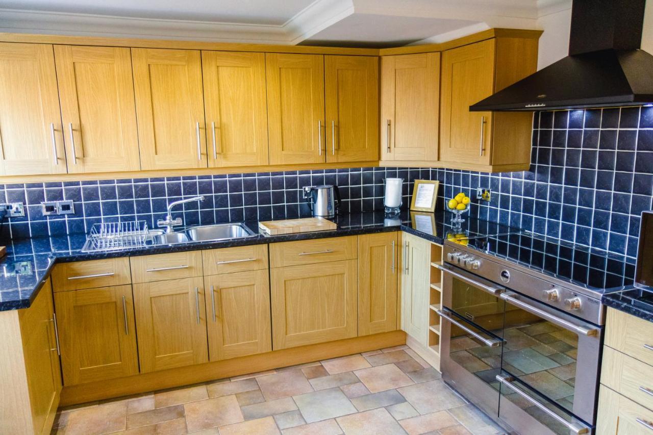 Vila Bright & Cosy - Jacuzzi - Log Burner - King Beds Tangmere Exteriér fotografie