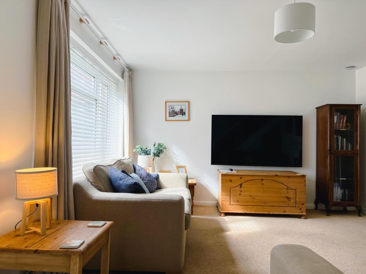 Vila Bright & Cosy - Jacuzzi - Log Burner - King Beds Tangmere Exteriér fotografie